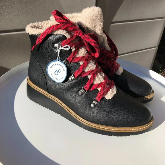 RESERVED - Dr Scholls Winter Ankle Boots - Picture 2 of 7